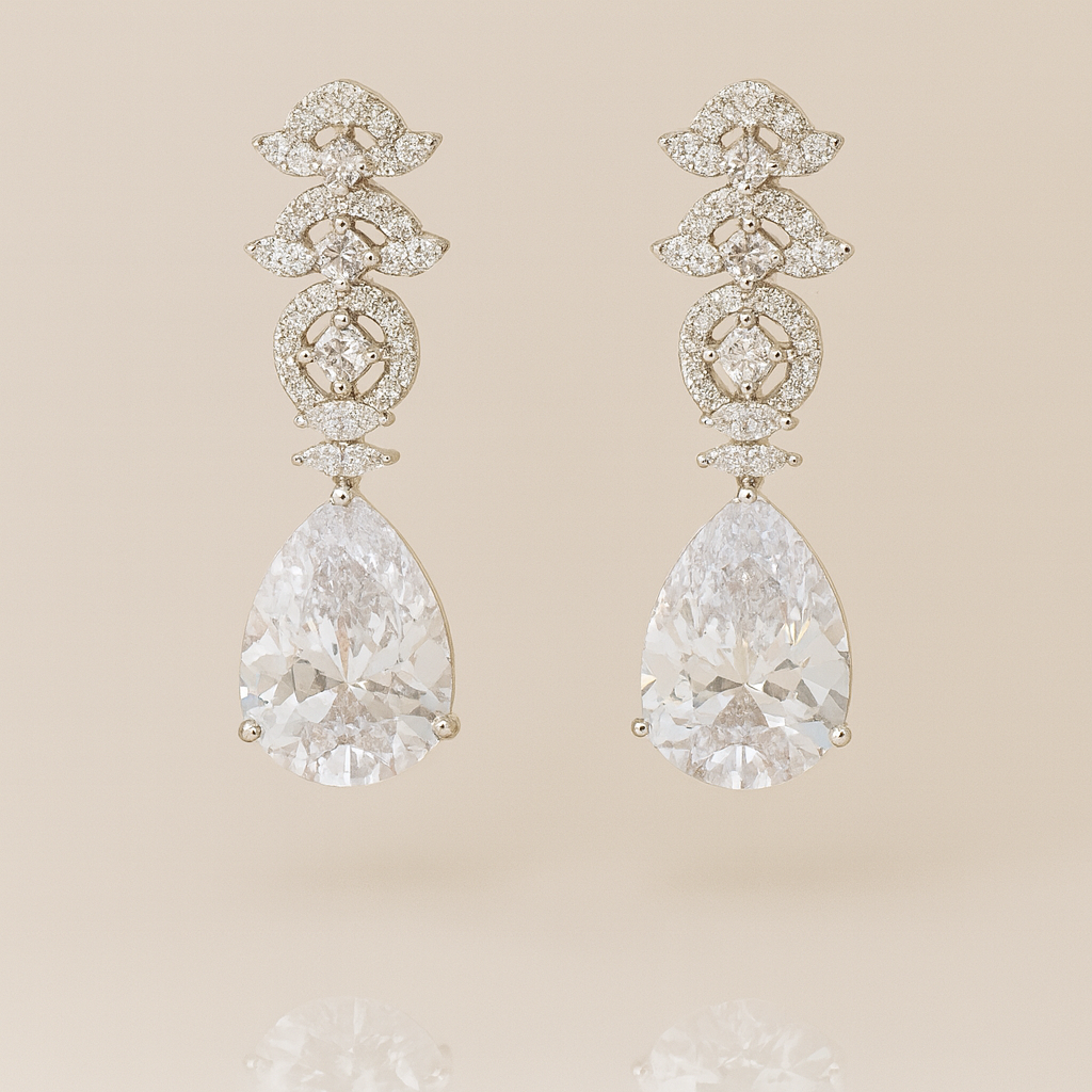 Luxury Silver-Plated Jewelry Set with Teardrop Cubic Zirconia Stones – Necklace, Earrings & Maang Tikka