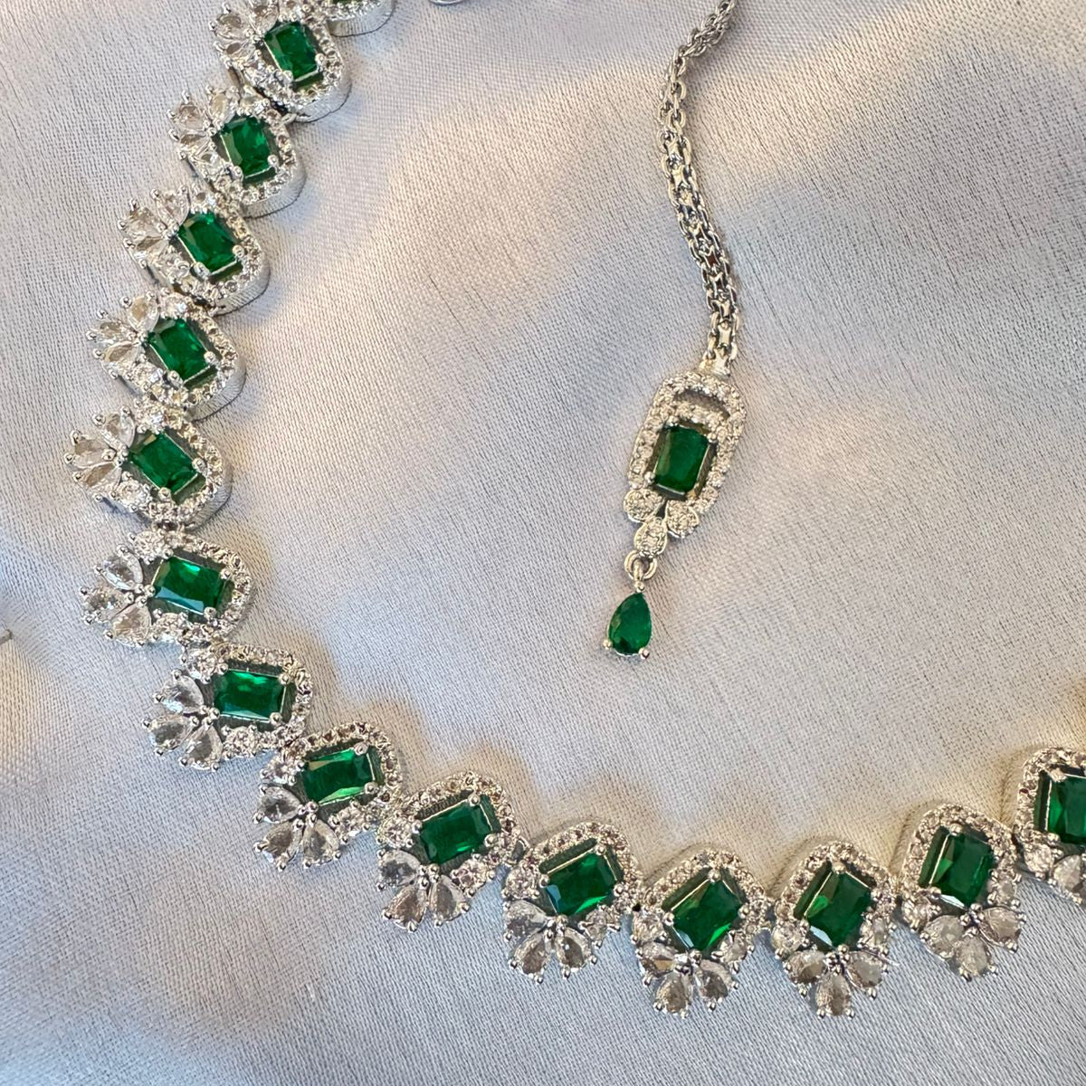 Premium Silver-Plated Emerald Choker Necklace Set with Dangle Earrings