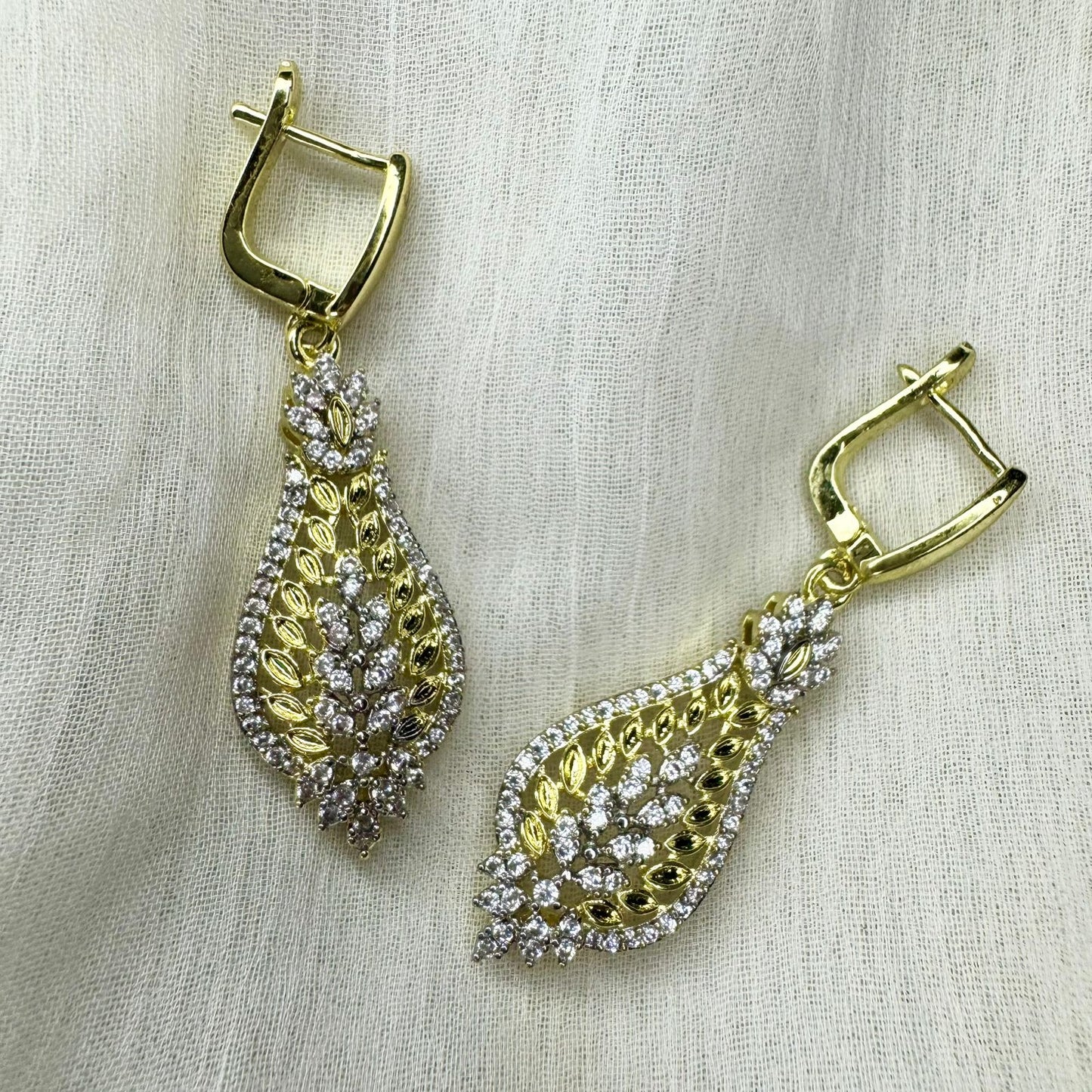 Luxury Gold Finish Cubic Zirconia Jewelry Set – Necklace, Bracelet, Earrings & Ring | Timeless Elegant Statement Set