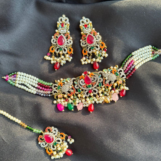 Exquisite Multi-Color Kundan & Pearl Choker Set with Maang Tikka