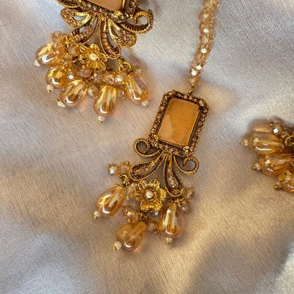 Antique Finish Traditional Gold-Plated Kundan-Look Drop Earrings & Maang Tikka Set