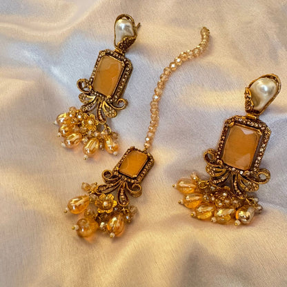 Antique Finish Traditional Gold-Plated Kundan-Look Drop Earrings & Maang Tikka Set