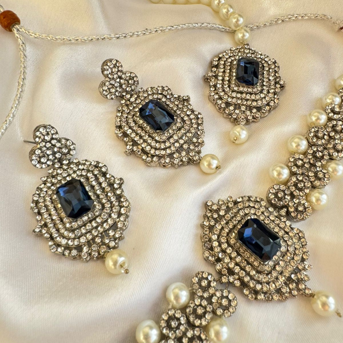Antique Silver Finish Polki Style with Pearls Choker Necklace Set