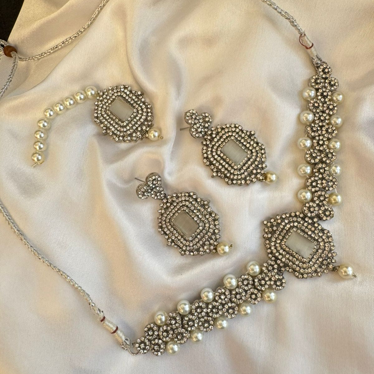 Antique Silver Finish Polki Style with Pearls Choker Necklace Set
