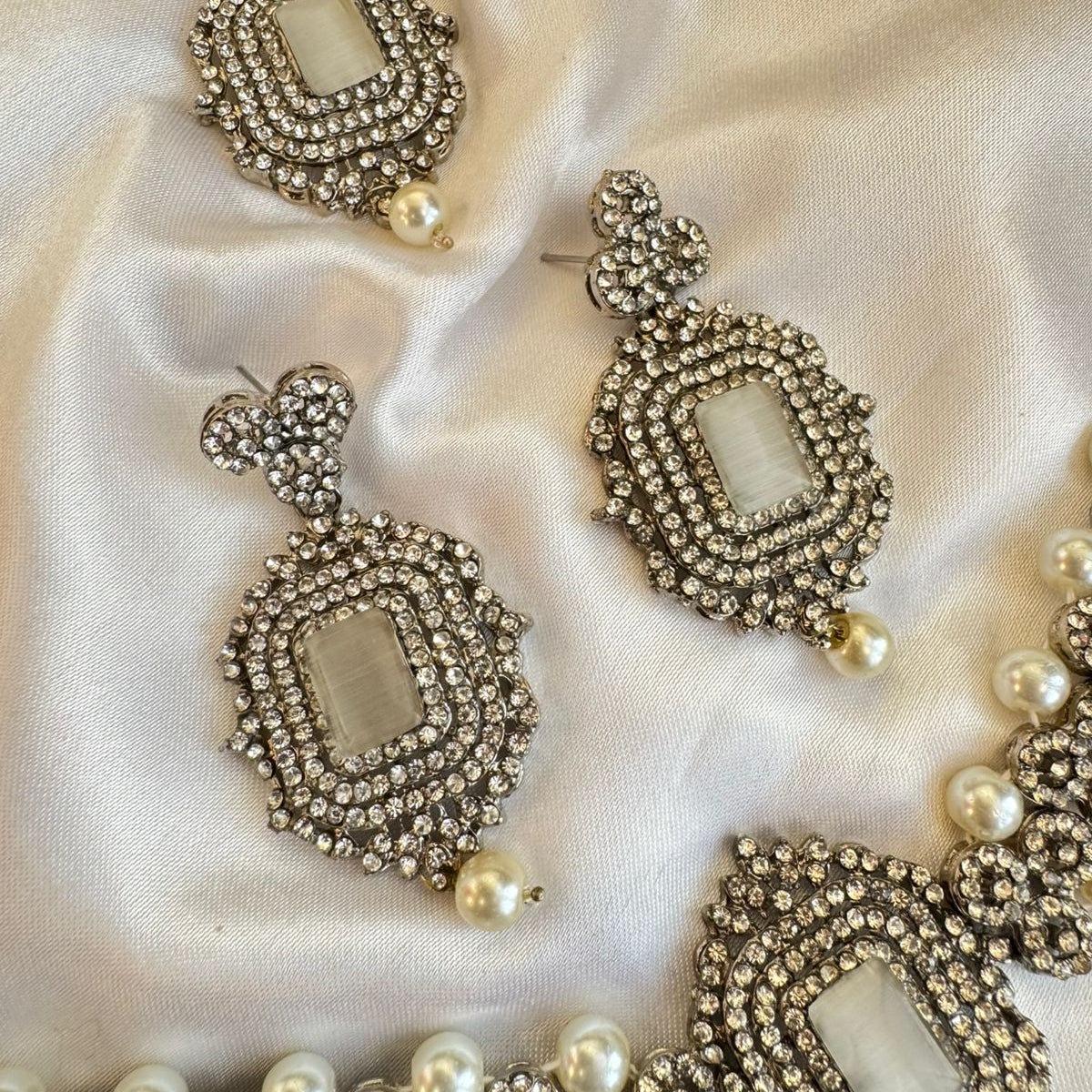 Antique Silver Finish Polki Style with Pearls Choker Necklace Set
