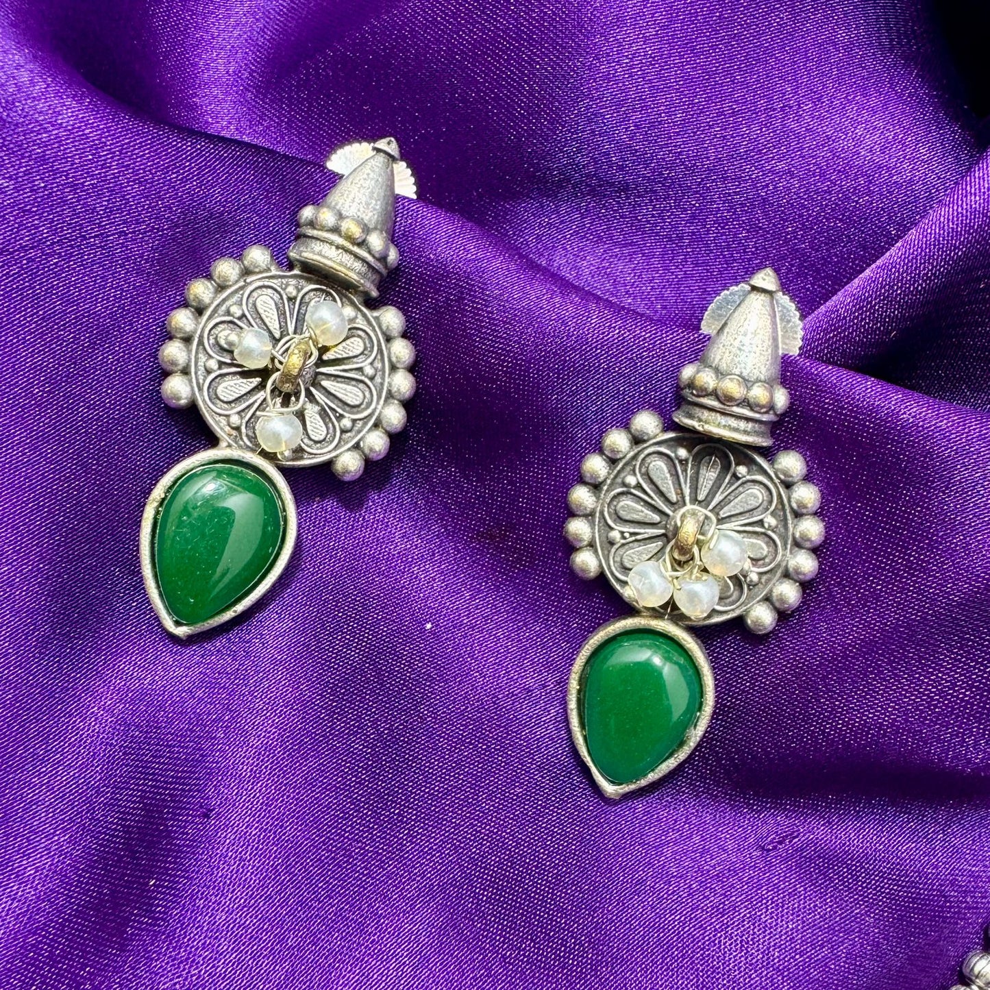 Oxidized Silver-Toned Choker Necklace and Stud Earring Set - Ethnic Style with Emerald Green Stone - Adjustable Length, Traditional Finish