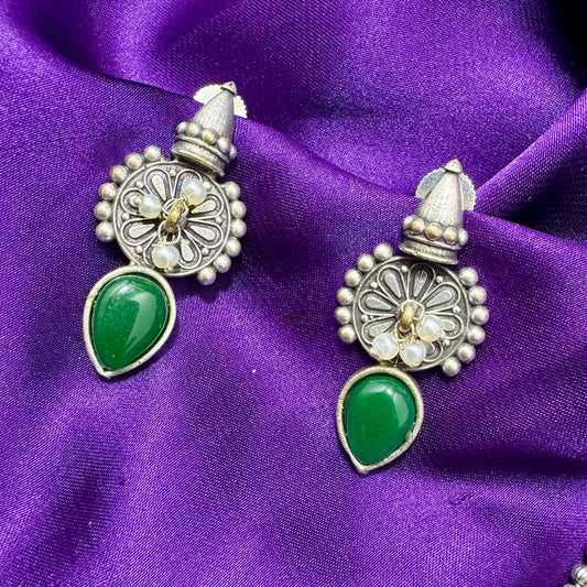 Oxidized Silver-Toned Choker Necklace and Stud Earring Set - Ethnic Style with Emerald Green Stone - Adjustable Length, Traditional Finish